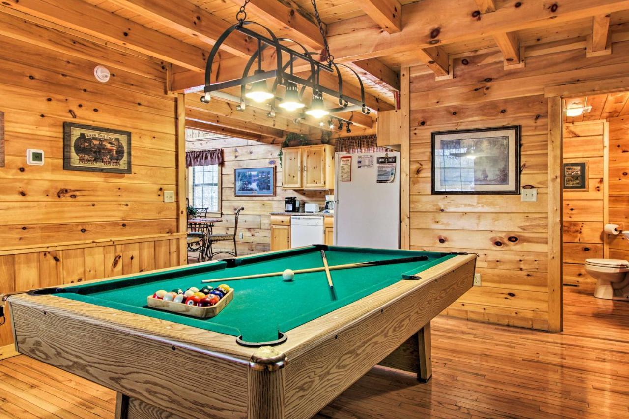 Вилла Gatlinburg Mountainside Escape With Deck And Hot Tub! Экстерьер фото