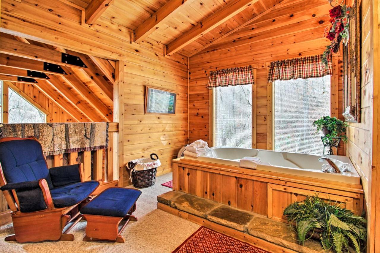 Вилла Gatlinburg Mountainside Escape With Deck And Hot Tub! Экстерьер фото